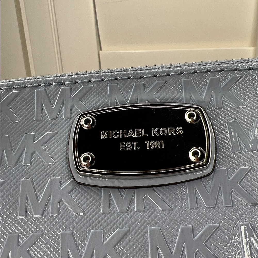 Michael Kors Light Blue Jet Set Travel Medium Signature Logo Dome Crossbody Bag - Picture 10 of 17
